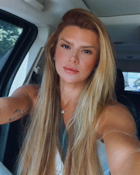 Mirella Santos (@misantosoficial) • Instagram photos and videos
