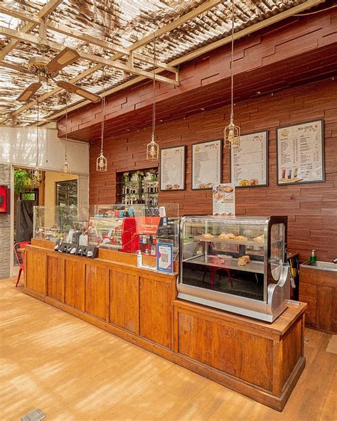 Bersantai di Kafe Tebing Jember Taman Botani Sukorambi