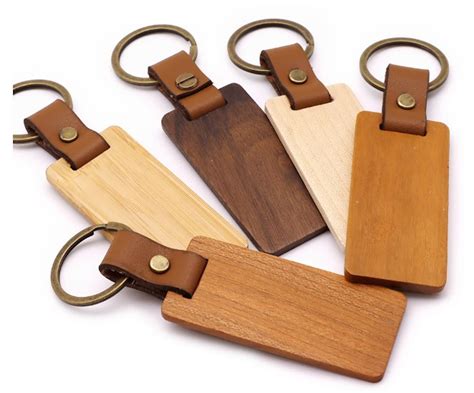 llavero de madera  cuero
