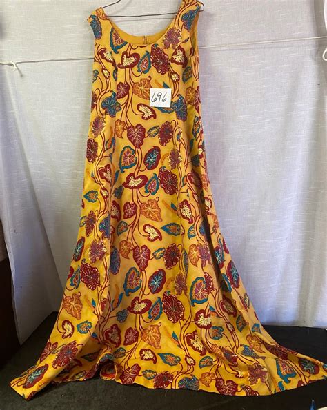 Vintage Homemade Lady’s Dress | EstateSales.org