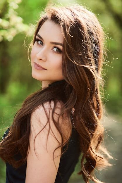 beautiful girl    high quality pictures freepik