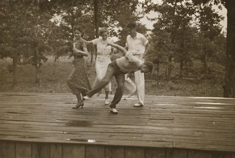 Toples Women Dancing Pictures | Download Free Images on Unsplash