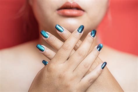 How to Achieve the Velvet Nails Look | Beauty World News