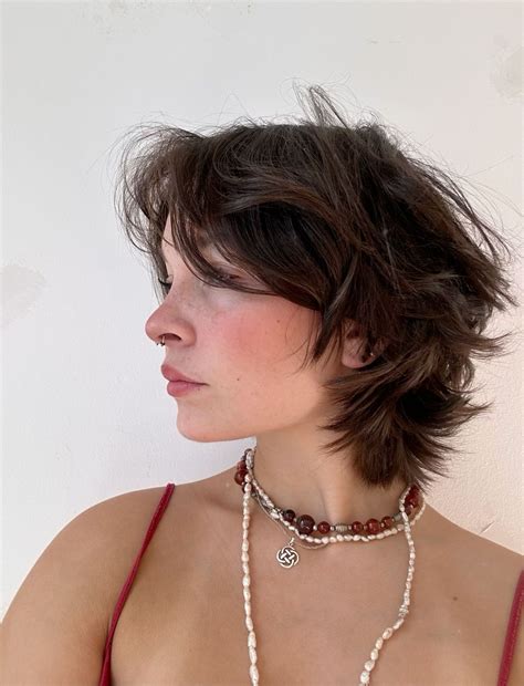 New gender-neutral cuts will redefine the lesbian haircut soon 21