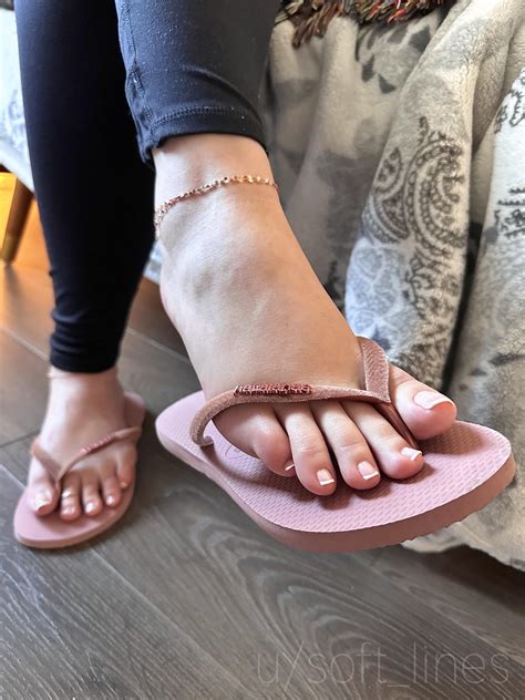 What do you love most about feet? 🖤 : r/VerifiedFeet