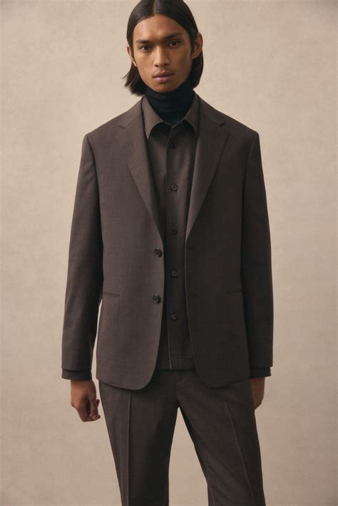 Theory Fall 2025 Ready-to-Wear Runway, Fashion Show & Collection Review