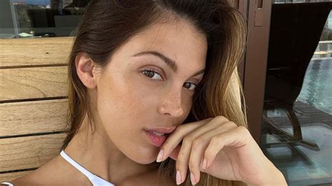 Iris Mittenaere : Jugée trop maigre, l'ancienne Miss Univers répond à
