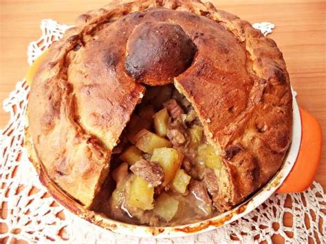 Пирог с картошкой и фаршем — рецепт с фото пошагово. Как приготовить ...