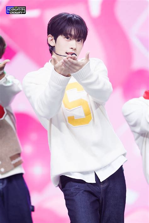 231019 YOUNITE - 'Love it (정했어)' at M COUNTDOWN | kpopping