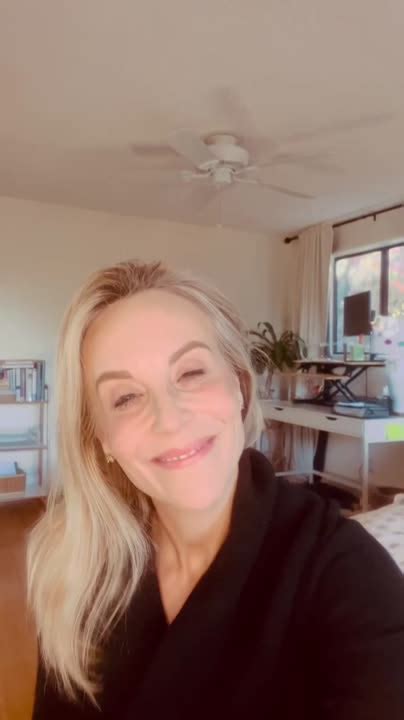 Ashley Reys' Journey: A Story of Redemption and Healing - 9y9lnfp