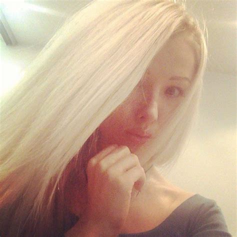 Valeria Lukyanova No Makeup Selfie