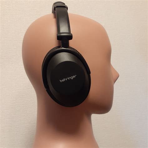 (Monitor Headphones Review) Behringer HC2000: Glare monitor that lets ...