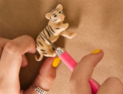 Игрушки магниты на холодильник.