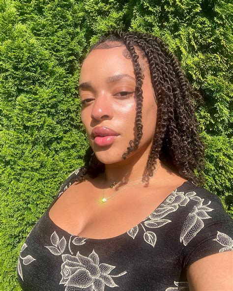 SarahKay | too hot | Instagram