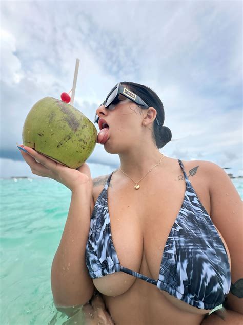Bri - Coco loco 🥥 🏖️ . | Facebook