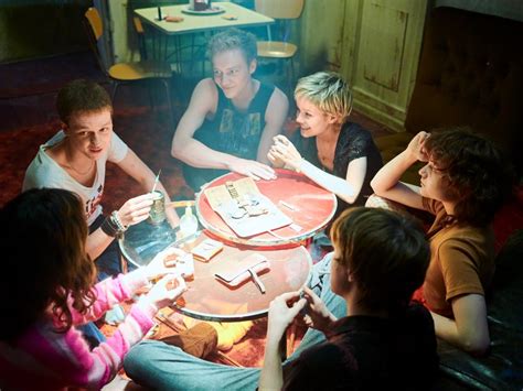 Сериал Мы, дети станции Зоо (1 сезон) смотреть онлайн