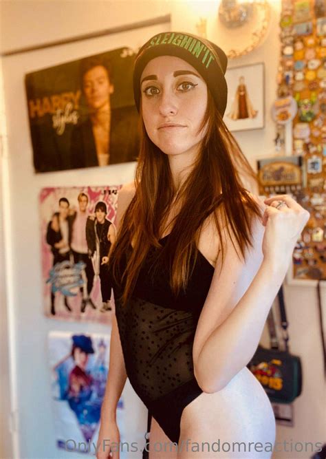 FandomReactions Nude OnlyFans Leaks (16 Photos) | #TheFappening