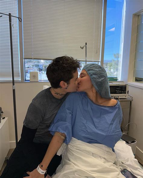 Francesca Farago pregnant, first baby with fiancé Jesse Sullivan