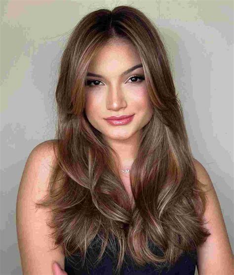 20 Best Hairstyles for Individuals With Pear-Shaped Faces