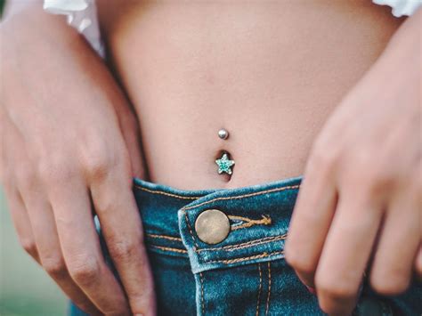 how to clean an infected belly button