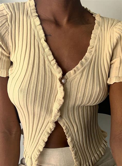 Kendall Jenner Wore a $45 Princess Polly Top | Who What Wear