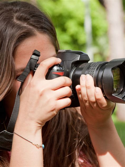 How Many Photos Should You Expect from a 4-Hour Event? (2026 Standards