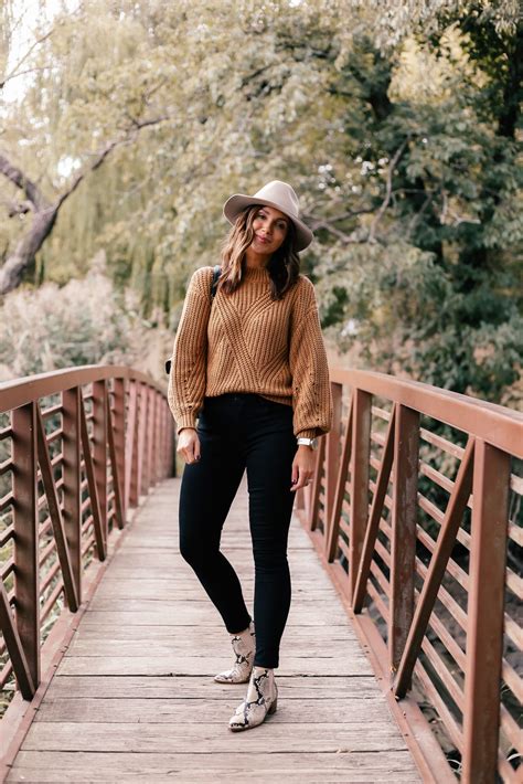 Fall Outfit Ideas With Black Jeans - Blushing Rose Style Blog