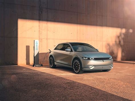 Best Electric Cars | 2025 New EV Vehicles Rankings | CarBuzz
