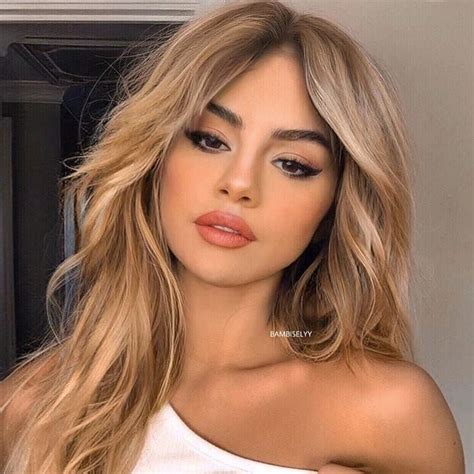 Selena Gomez Blonde Bob - img-foxglove