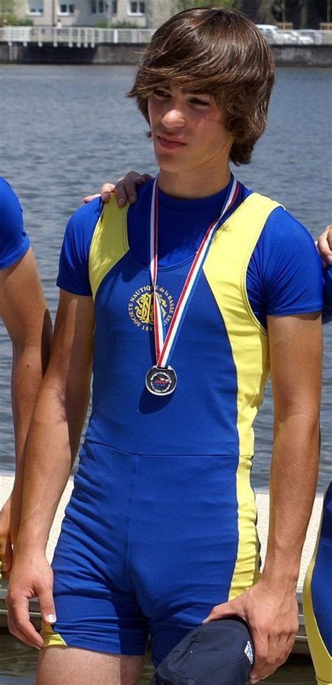 Celebrity Bulges: Hot guy