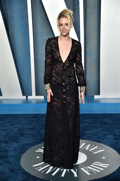 Kristen Stewarts Naked-Rock gepaart mit einem Badeanzug ist der ideale