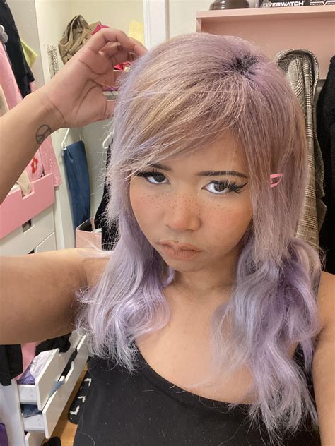 Should we bring back these bangs yes or no : r/prettyaltgirls