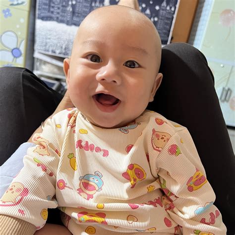 Shower 🚿 time Fem 👦 was born 29ds old 🥰 baby boy #babyboy #Fem #Yuze #