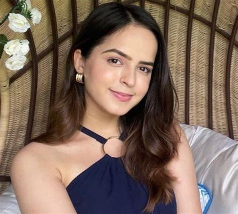 Palak Sindhwani in Bathing Suit Shares a Beach Photo — Celebwell