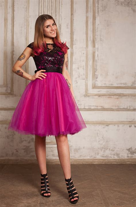 Вечернее платье ,Ирен Корона фуксия с черным кружево — MOONMODA