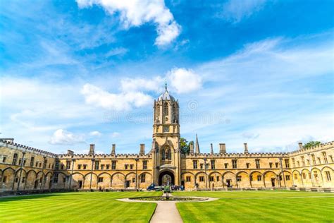 Beautiful Architecture Tom Tower of Christ Church, Oxford University ...