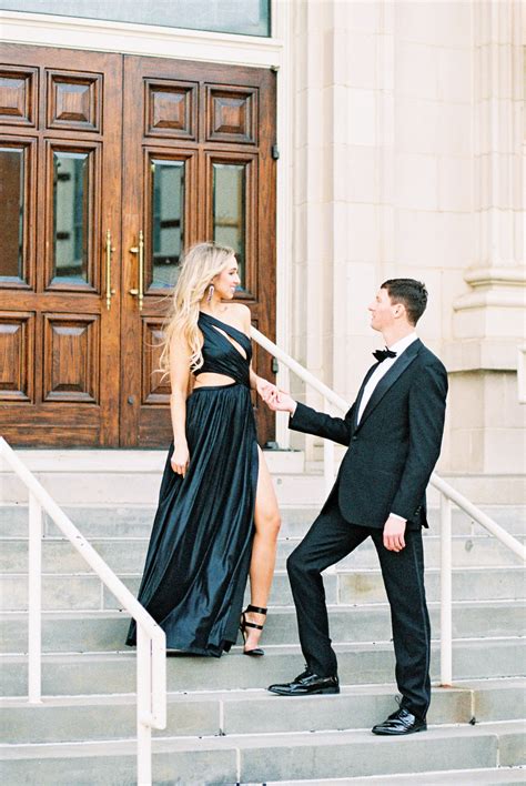 Classy Downtown Engagement Shoot – Wed Society® North Texas
