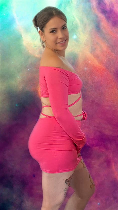 Hey Nikki here west side girl . Here samples hit my only fans @nikki