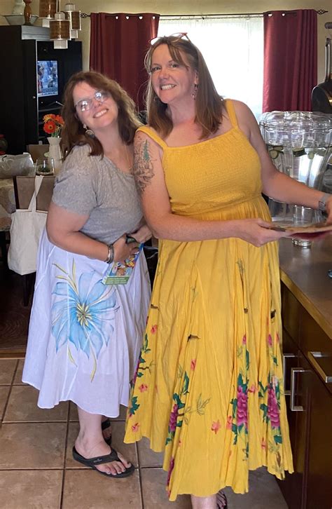 My mom and my aunt | Scrolller