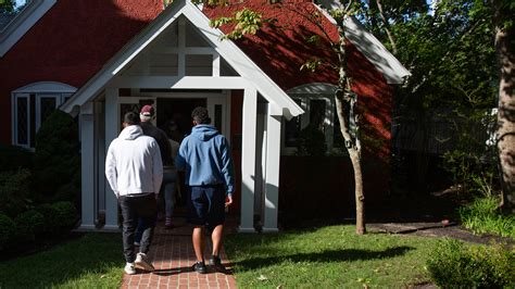 Who Is Perla? A Central Figure in Florida’s Migrant Flights Emerges