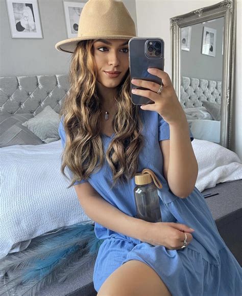 Sometimes I miss this colour hair Mexican x Irish : r/MixedRaceGirls