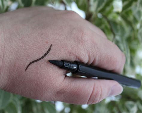Divage Precision №101 Liquid eye liner Жидкая подводка-фломастер для ...