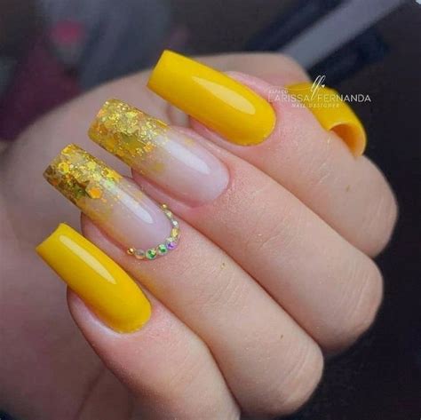 Unha Em Gel Amarela Com Glitter - Unhas em Gel Amarela com Pedraria | Uñas decoradas amarillas, Uñas ...