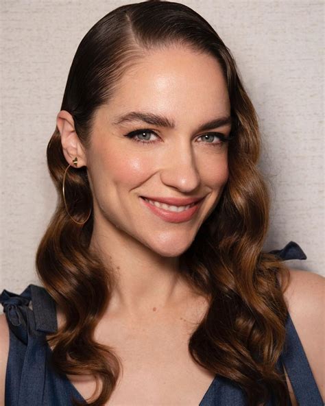 Melanie Scrofano Outfits & Style Photos • CelebMafia
