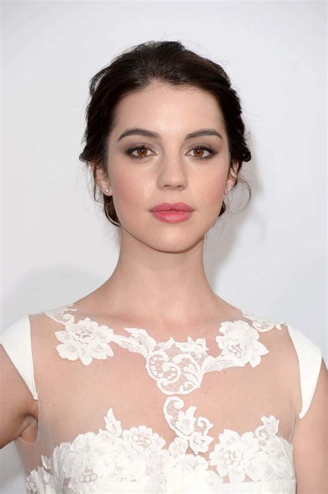 Download Elegant Portraitin White Lace Dress Wallpaper | Wallpapers.com