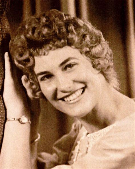 Hoven Funeral Chapel: Professional Memorial and Burial Services 35