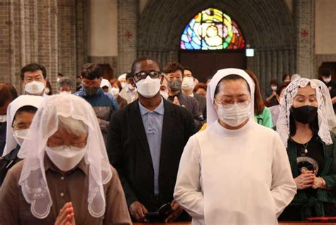 catholics pray  peace  reconciliation  korean peninsula uca news