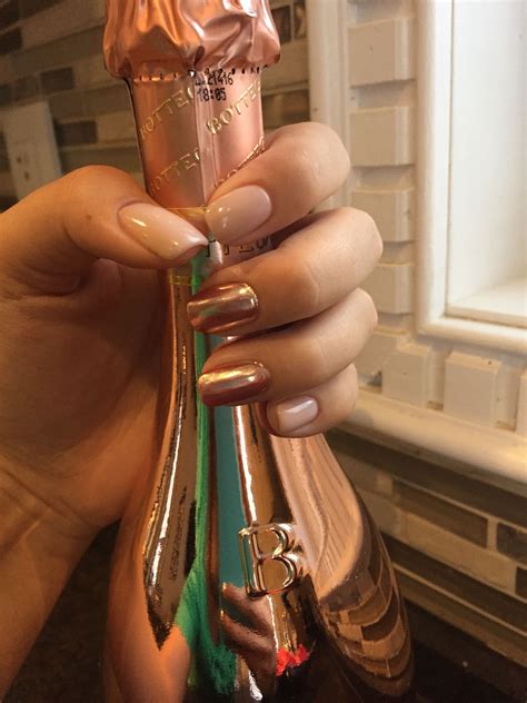 Rose gold chrome nails with nude shellac polish | Chrome nails rose