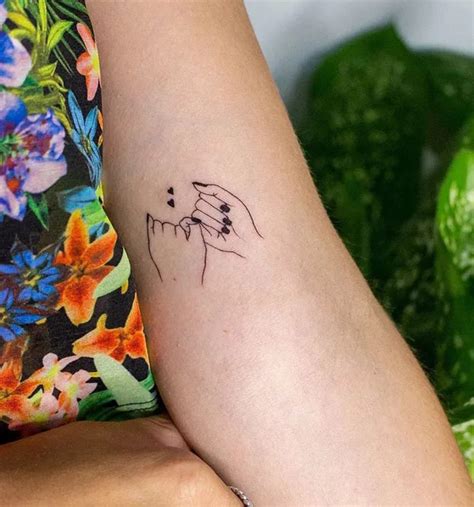 61 Pinky Promise Tattoo Designs To Show Your Unbreakable Bond