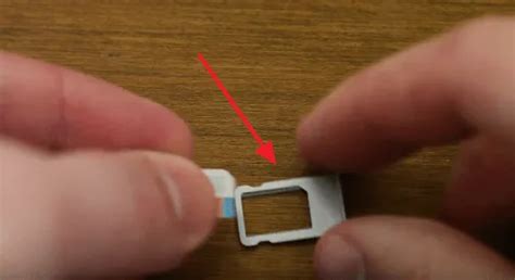 Как вставить SIM карту в iPhone. Как вставить сим карту в айфон 4 ...